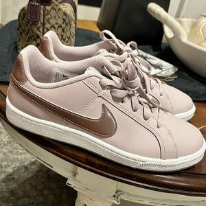 Nike Court Royale shoes